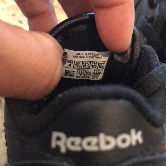 Classic Reebok - Picture 3 of 3